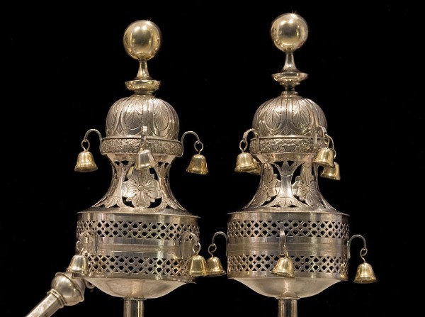 Berlin_Torah_Finials_Jewish_Ceremonial_objects Torah scroll decorations