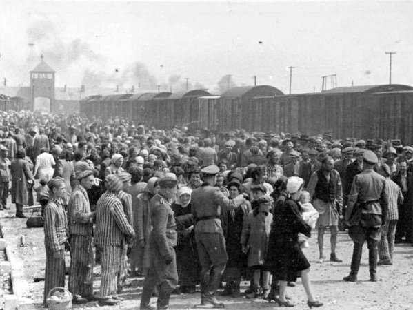 Selection of Jews at the Judenrampe Birkenau-selection-Jewish ramp-Auschwitz