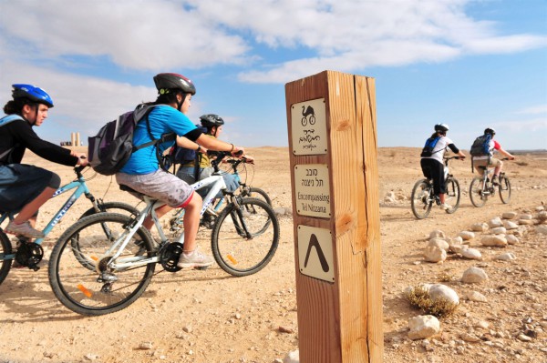 Israeli youth cycle near Tel Nizana Tel Nizana-youth-cycling