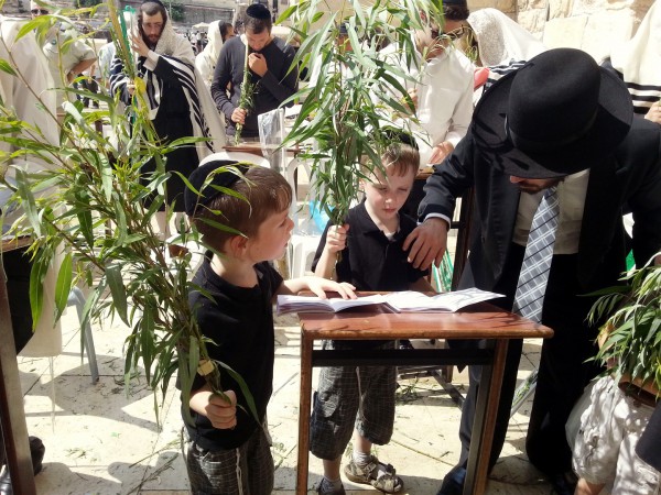 Children recite the blessings over the Arba Minim on Sukkot children-Sukkot-four-kinds-arba-minim