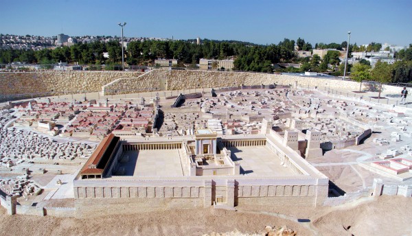 A model of Herod's expanded Temple Mount. Second Temple Model-Herod-Temple Mount