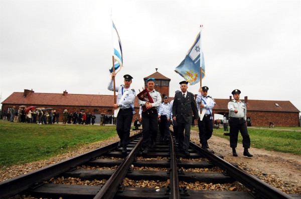 As a central component to Holocaust education for those who serve in uniform in Israel, each year, two delegations of “Witnesses in Uniform,” consisting of Police officers, Border Police officials, Ministry of Public Security representatives, and Fire and Rescue Services personnel, as well as representatives of bereaved families, travel to Poland. As a central component to Holocaust education for those who serve in uniform in Israel, each year, two delegations of “Witnesses in Uniform,” consisting of Police officers, Border Police officials, Ministry of Public Security representatives, and Fire and Rescue Services personnel, as well as representatives of bereaved families, travel to Poland.